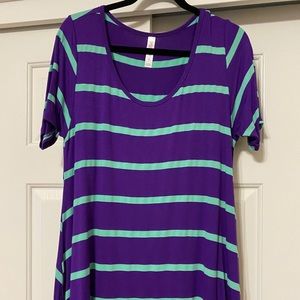 Lularoe Perfect T (swing shape w/ side slit) (EUC)